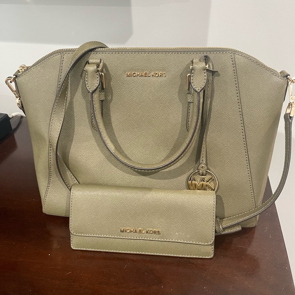 Michael Kors handbag and wallet